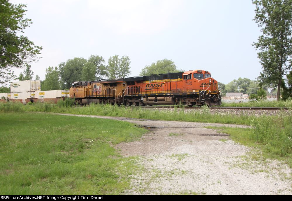 BNSF 7480 on I170